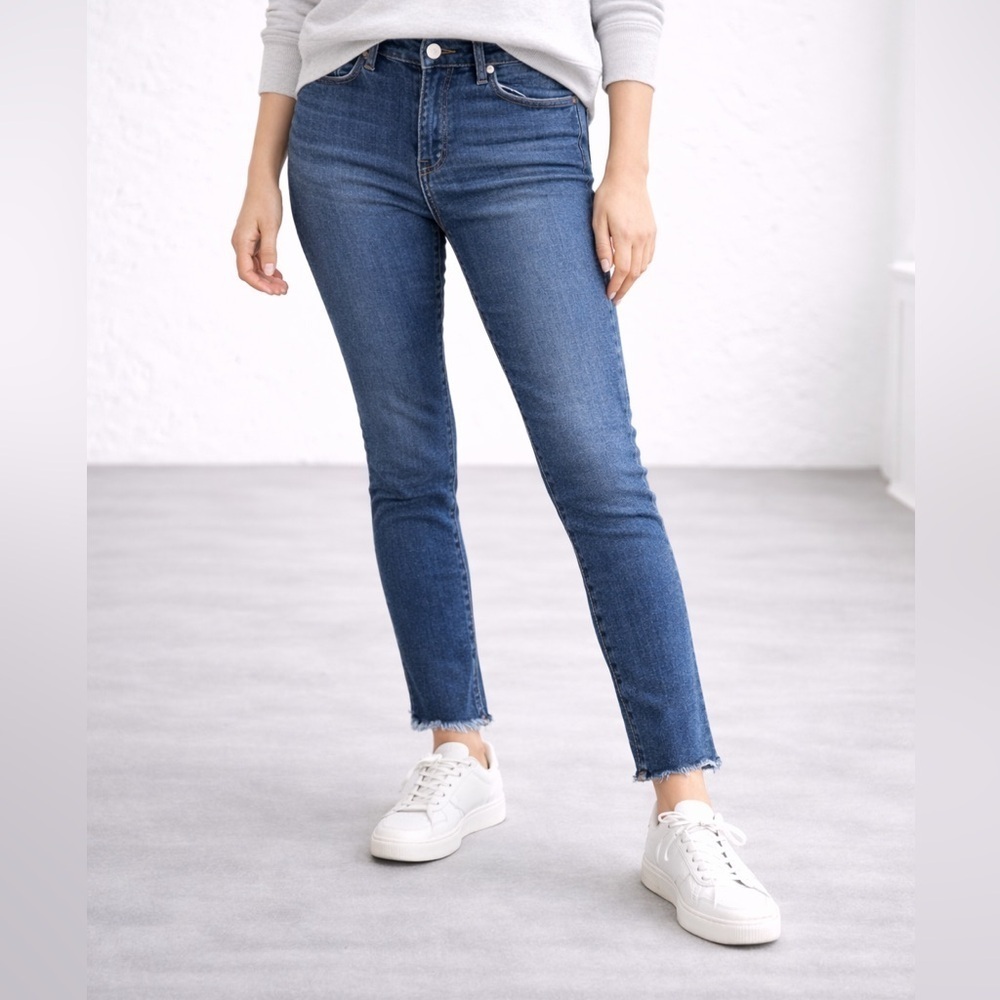 Kensie The Effortless Skinny Crop Jeans Size 2 / 26 Mid Rise Medium Wash Stretch
